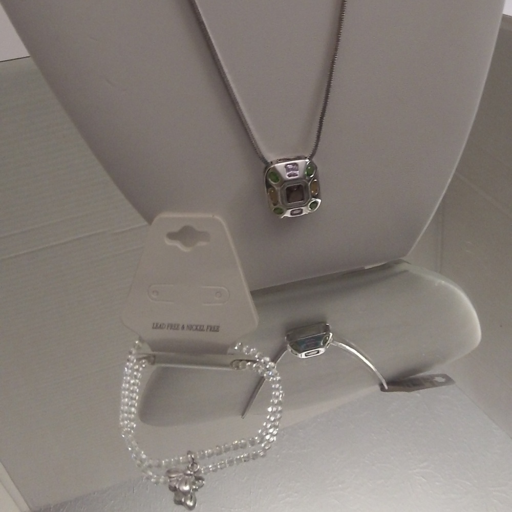 NWT GOLDEN STELLA DESIGNER NECKLACE & BUMBLE BEE B